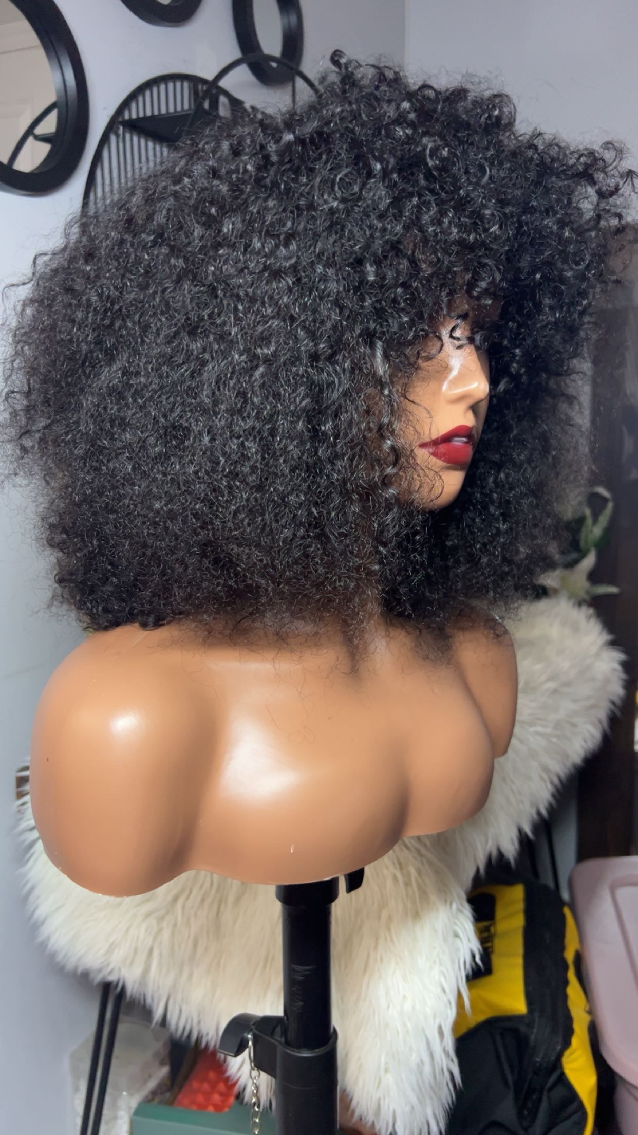 Perruque spanish curly de 12 pouces 3 couleurs disponibles