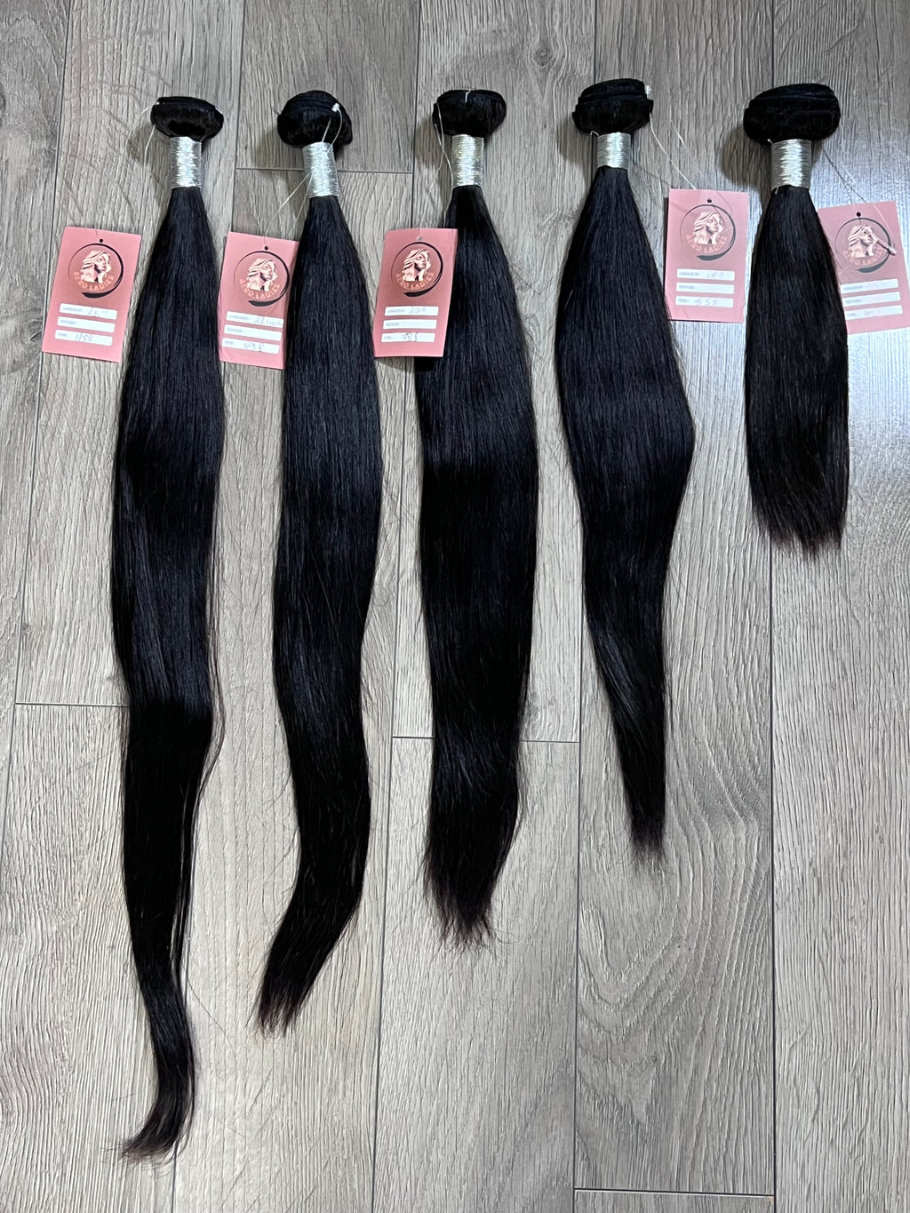 Bundles de cheveux raw Straight 100% human hair, non traités, doux & soyeux, tenue longue durée, Sans noeud, Sans chute