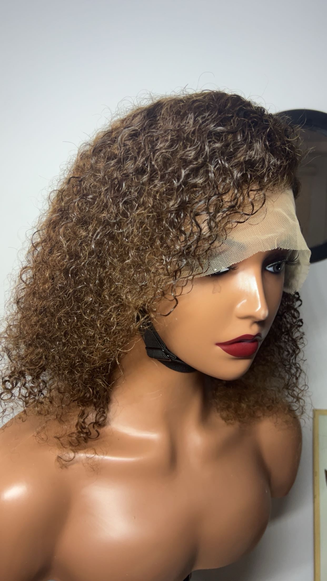 Perruque Jerry curly 12 pouces lace 13x4 couleur brun