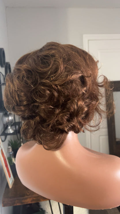 Perruque Bouncy de 12 pouces plusieurs couleurs disponibles