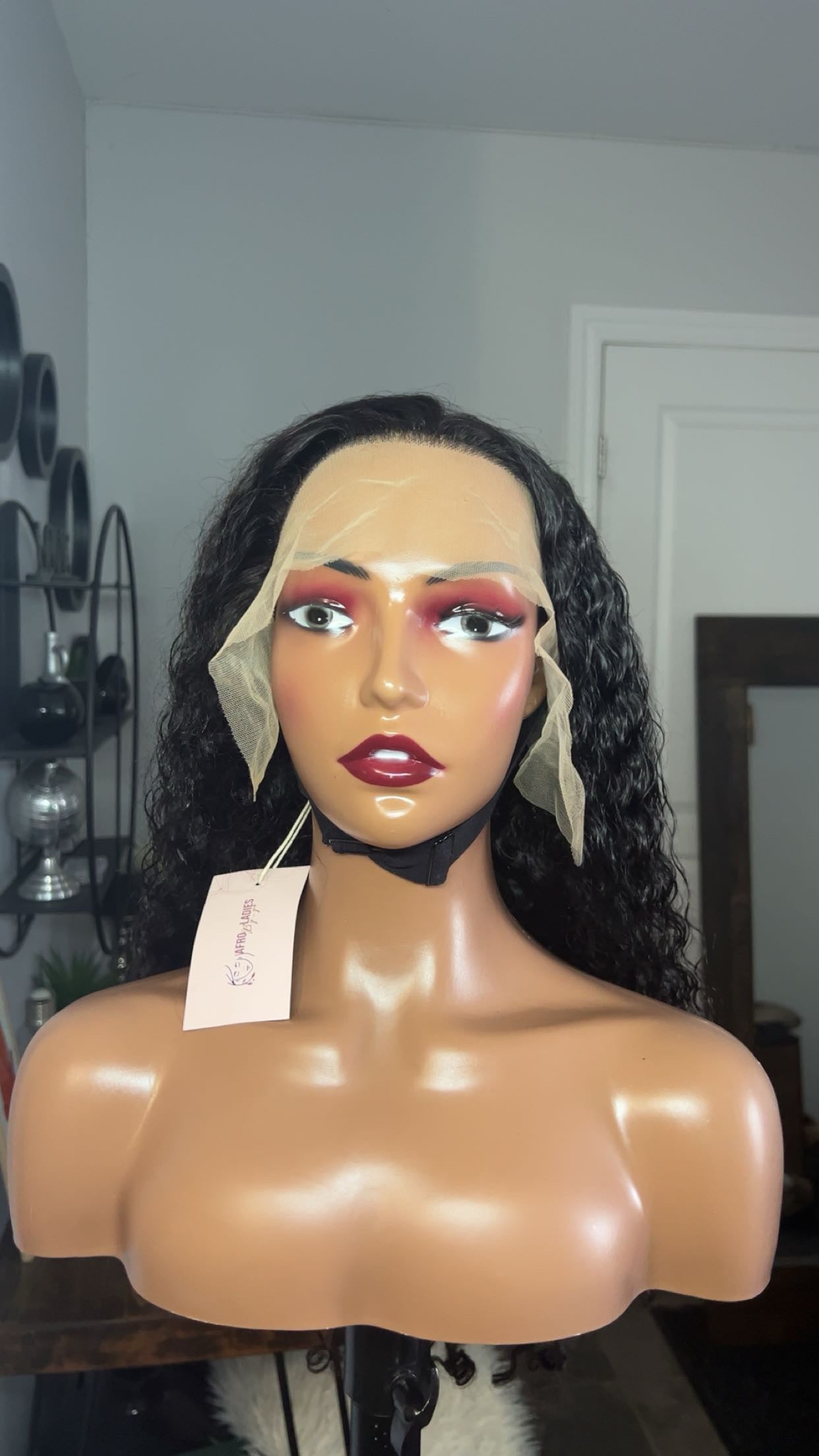 Perruque burnese curly 100% cheveux birman de 24 pouces ; densité 250% couleur noir naturel lace 13x6